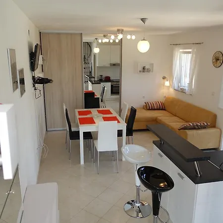 Apartment Olive Ugljan